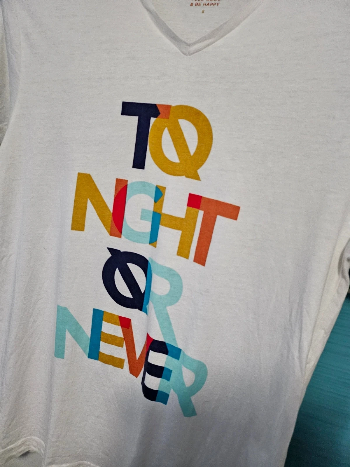 Teeshirt Jules kleurrijke schrift to night or never – photo 2